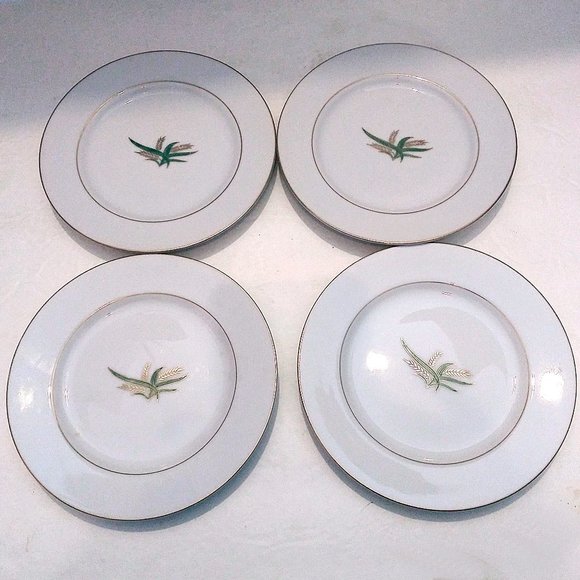 Vintage Bread and Butter Plates in Fukagama Arita Hand Painted Bone China - Picture 3 of 14